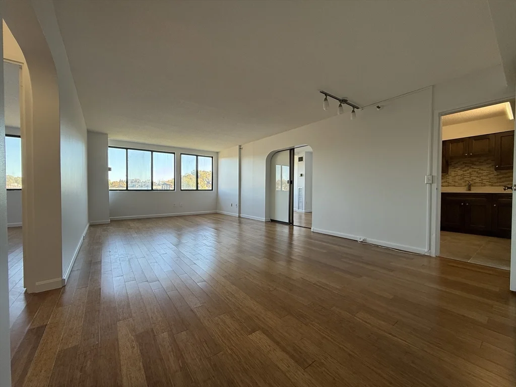 2 bed, 1 bath apartment for rent at 1731 Beacon St Unit 8E, Brookline — photo 6 of 10