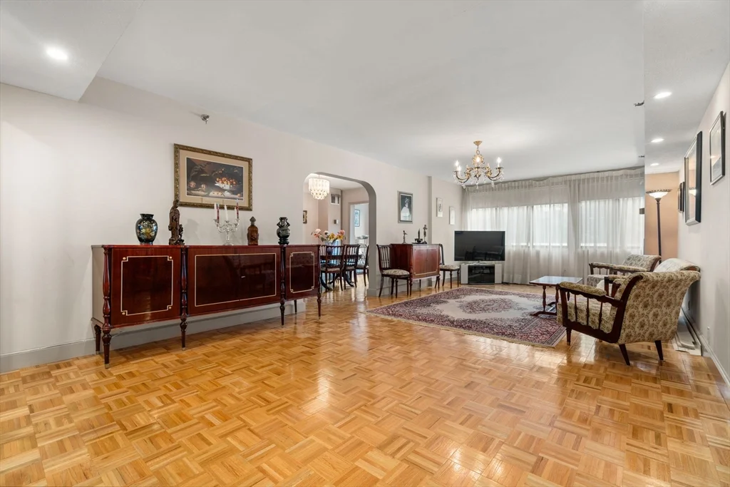 1 bed, 1 bath apartment for rent at 1731 Beacon Unit 221, Brookline — photo 4 of 27