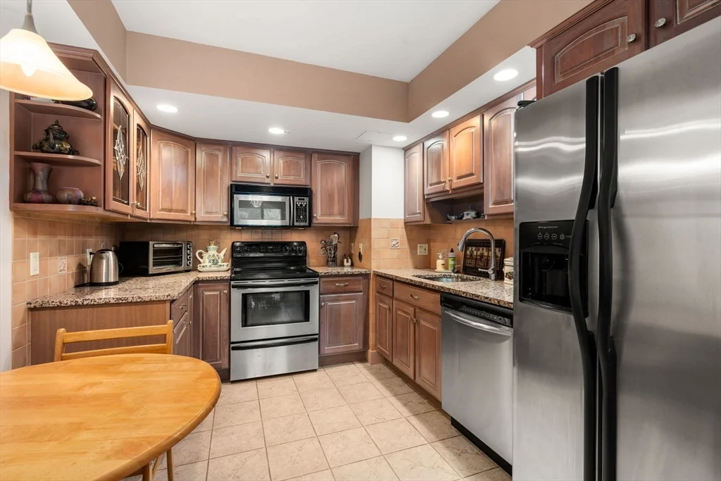 1 bed, 1 bath apartment for rent at 1731 Beacon Unit 221, Brookline — photo 2 of 27
