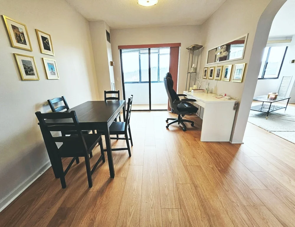 1 bed, 1 bath apartment for rent at 1731 Beacon Unit 521, Beaconsfield — photo 8 of 31