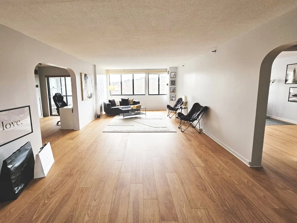 1 bed, 1 bath apartment for rent at 1731 Beacon Unit 521, Beaconsfield — photo 1 of 31