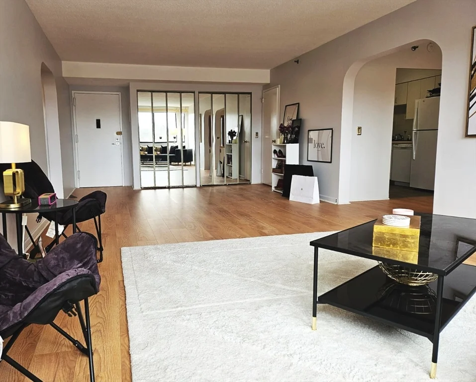 1 bed, 1 bath apartment for rent at 1731 Beacon Unit 521, Beaconsfield — photo 2 of 31