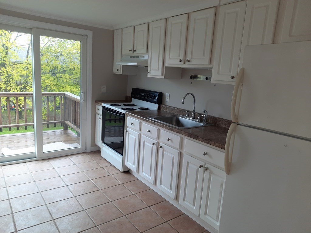 1 bed, 1 bath apartment for rent at 1733 Ocean St Unit G, Marshfield