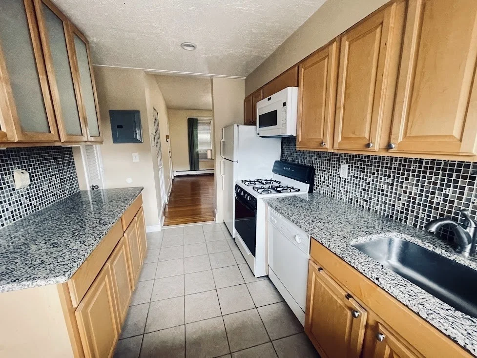 2 bed, 1 bath apartment for rent at 1734 Commonwealth Ave Unit 3, Brighton