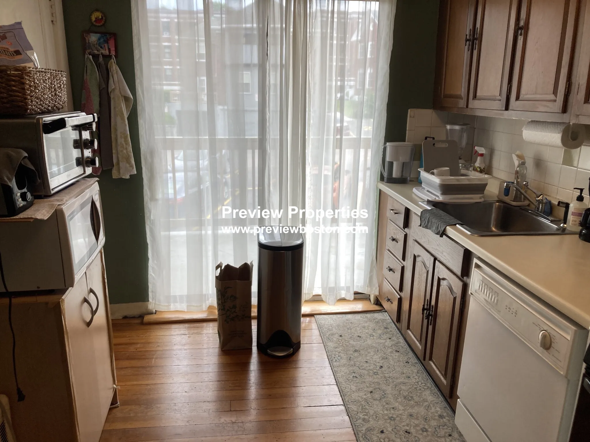 2 bed, 1 bath apartment for rent at 1734 Commonwealth Ave Unit 4P, Brighton — photo 2 of 27