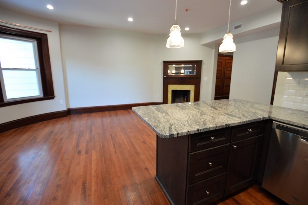 2 bed, 1 bath apartment for rent at 1736 Beacon St Unit 2, Brookline — photo 7 of 12