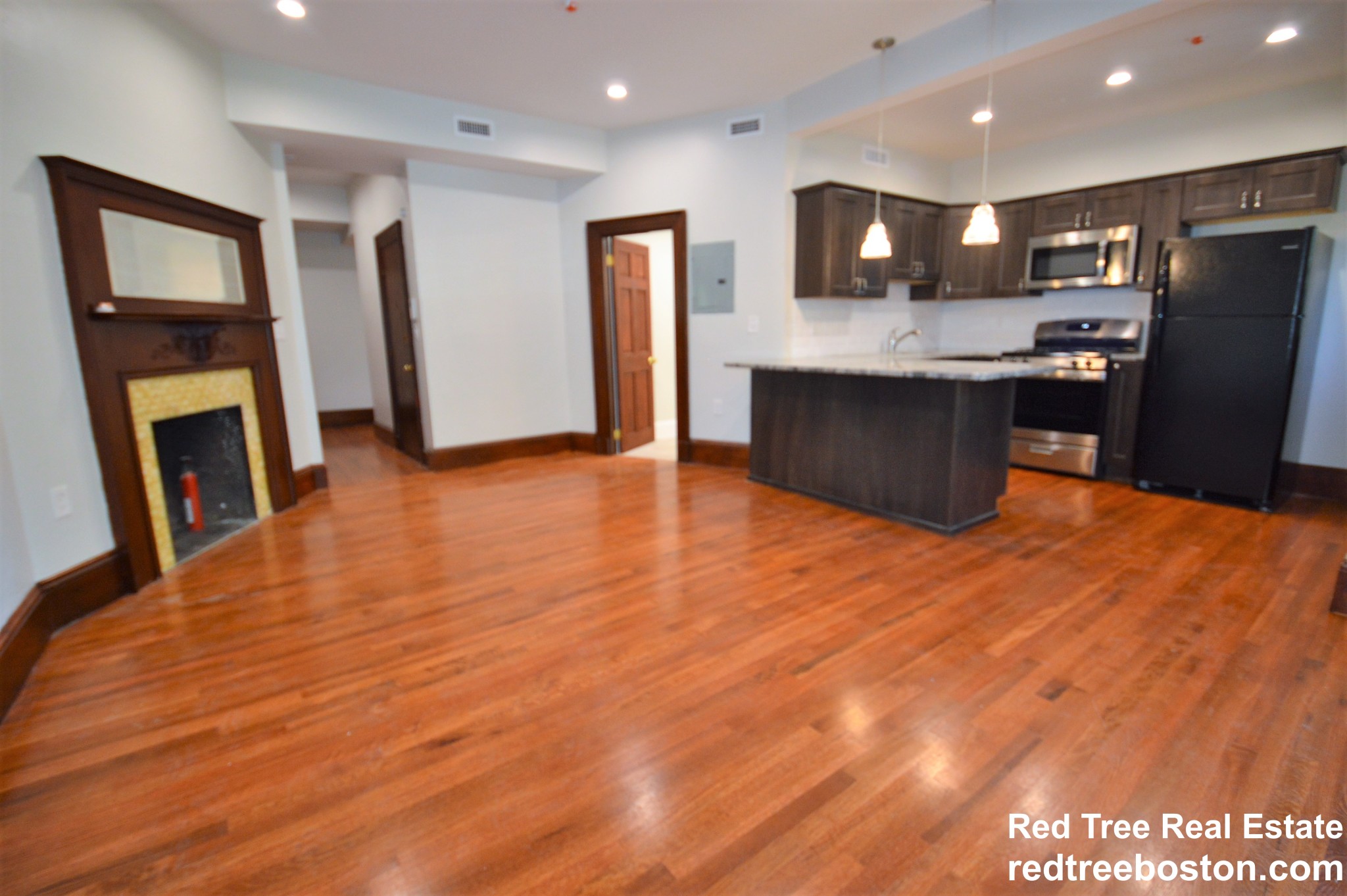 2 bed, 1 bath apartment for rent at 1736 Beacon St Unit 3, Brookline — photo 2 of 15