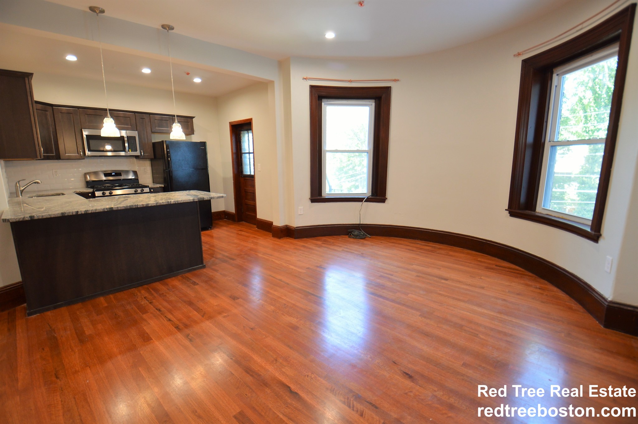 2 bed, 1 bath apartment for rent at 1736 Beacon St Unit 3, Brookline — photo 1 of 15