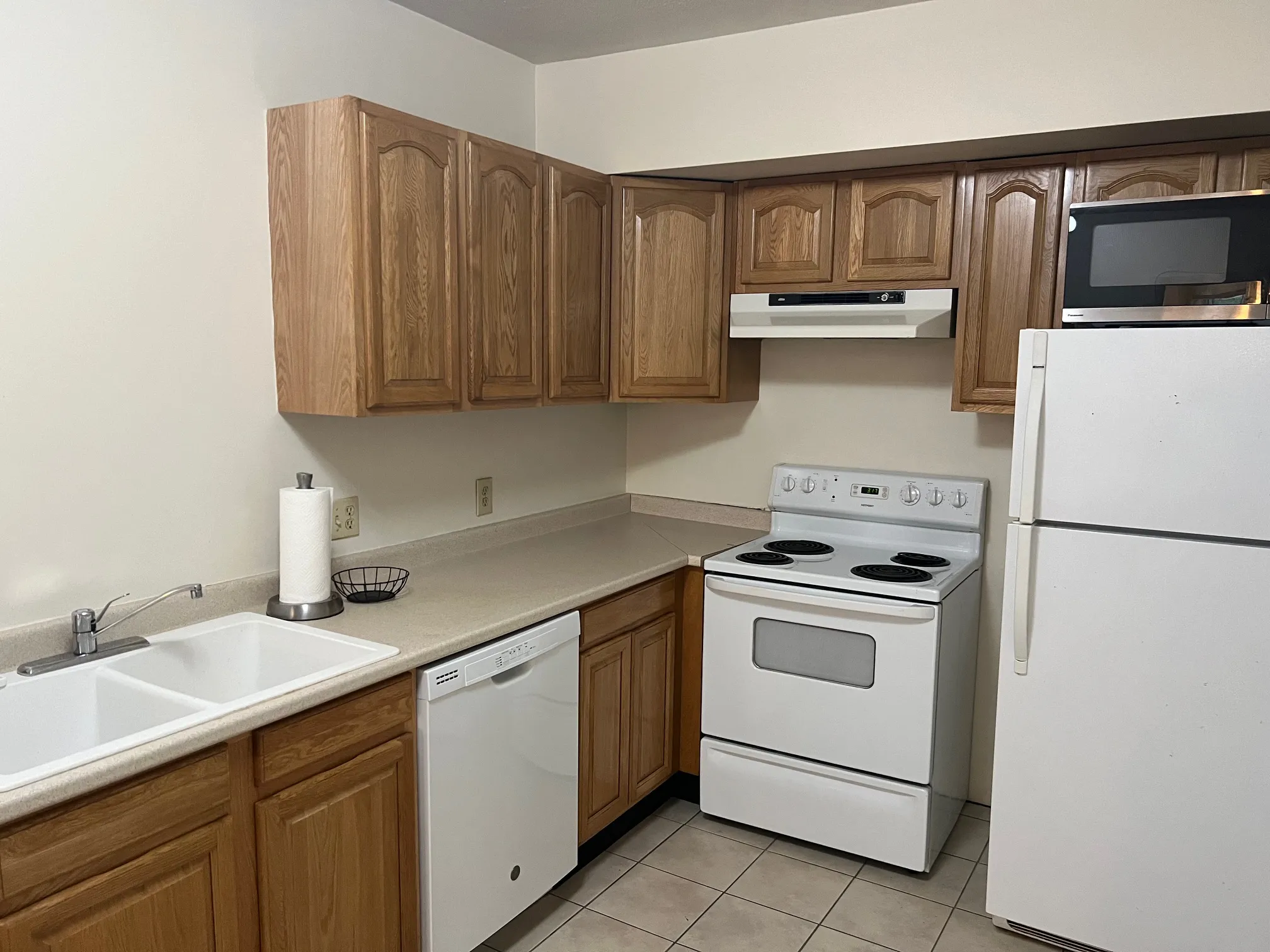 1 bed, 1 bath apartment for rent at 1738 Beacon St Unit 1, Brookline — photo 8 of 11