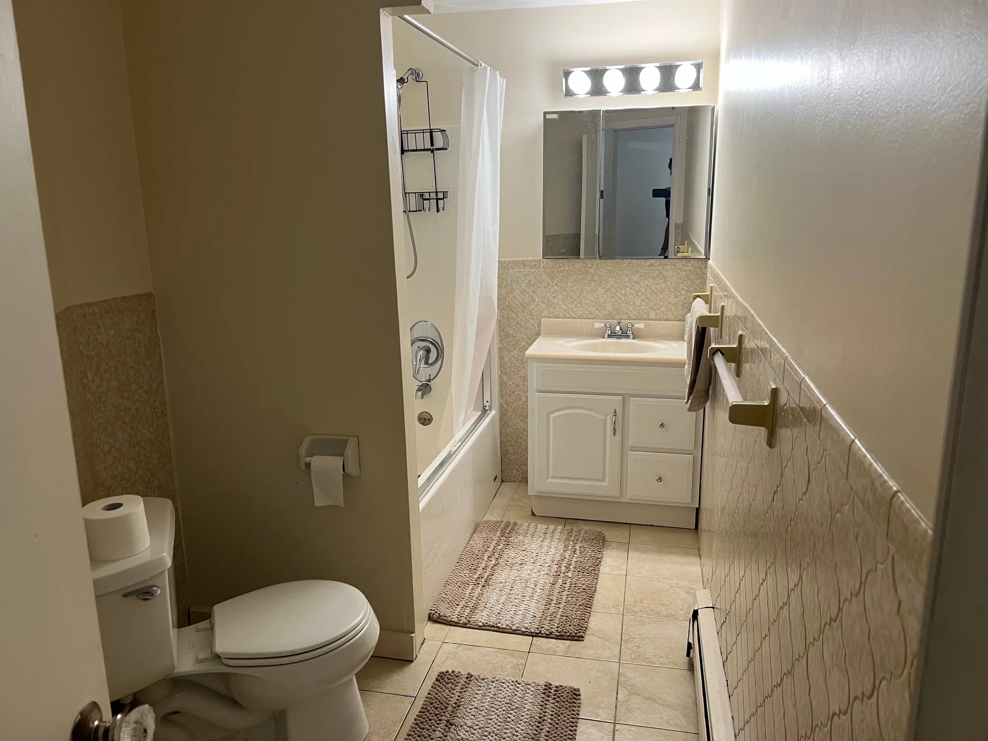 1 bed, 1 bath apartment for rent at 1738 Beacon St Unit 1, Brookline — photo 9 of 11