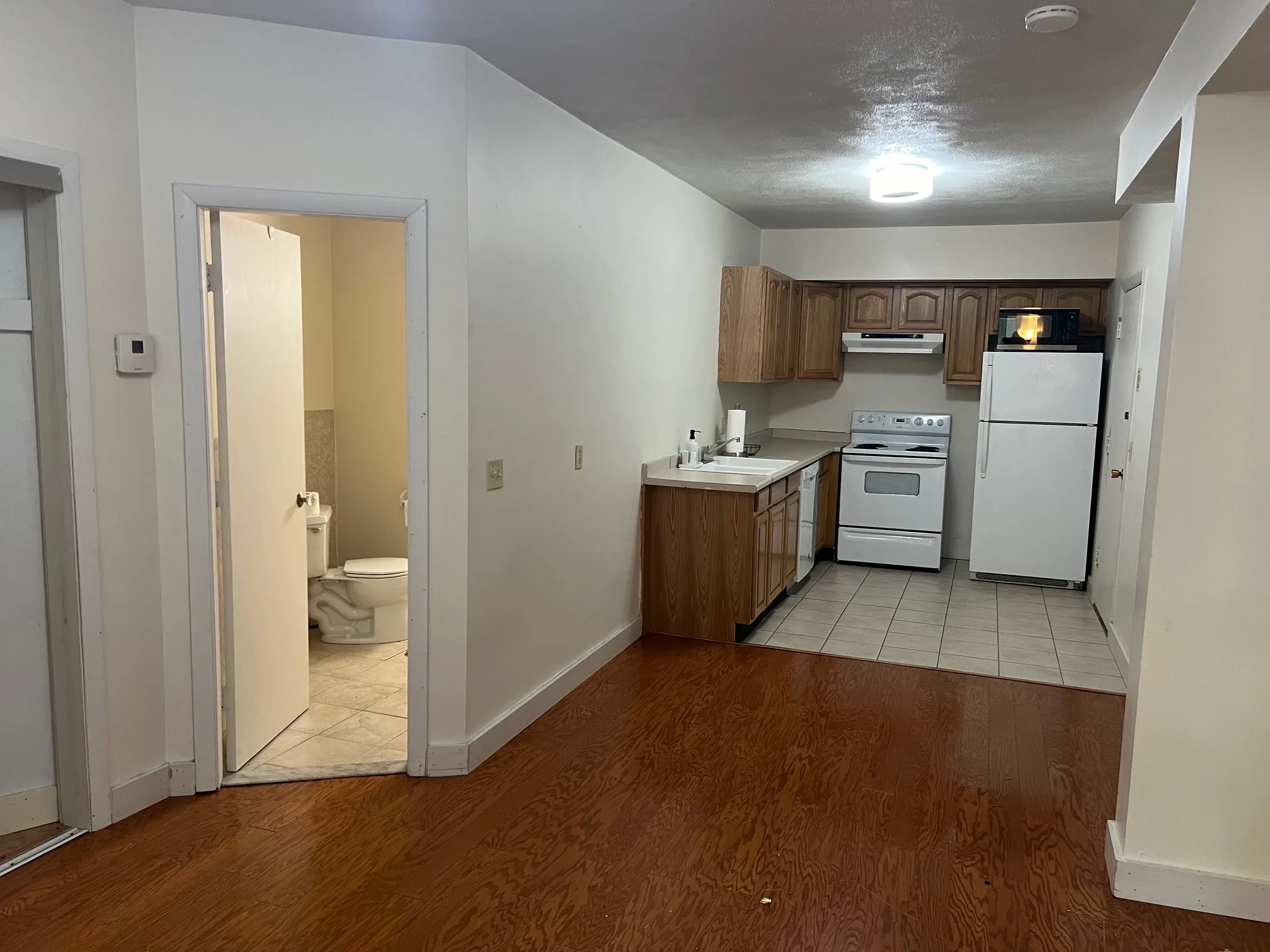 1 bed, 1 bath apartment for rent at 1738 Beacon St Unit 1, Brookline — photo 6 of 11
