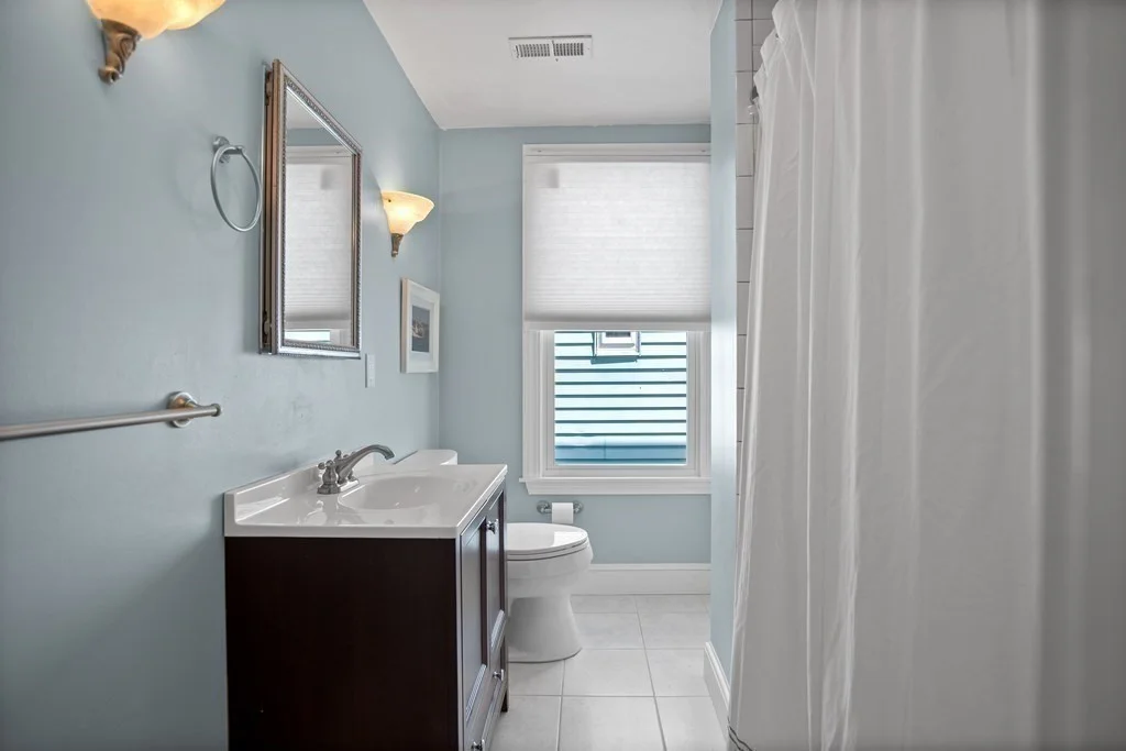 3 bed, 1 bath apartment for rent at 174-176 West 8th St Unit 3, South Boston — photo 8 of 10