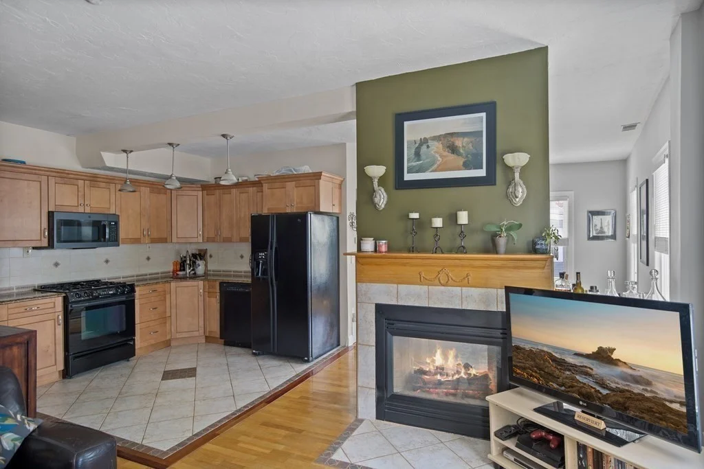 3 bed, 1 bath apartment for rent at 174-176 West 8th St Unit 3, South Boston