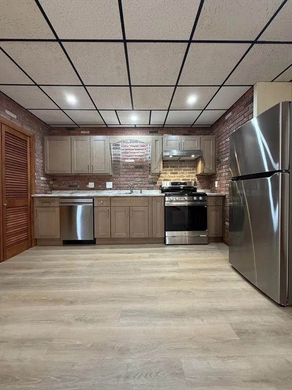 2 bed, 1 bath apartment for rent at 174 Adams St Unit 1, Waltham — photo 3 of 28