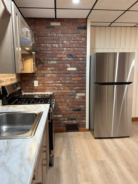 2 bed, 1 bath apartment for rent at 174 Adams St Unit 1, Waltham — photo 6 of 28