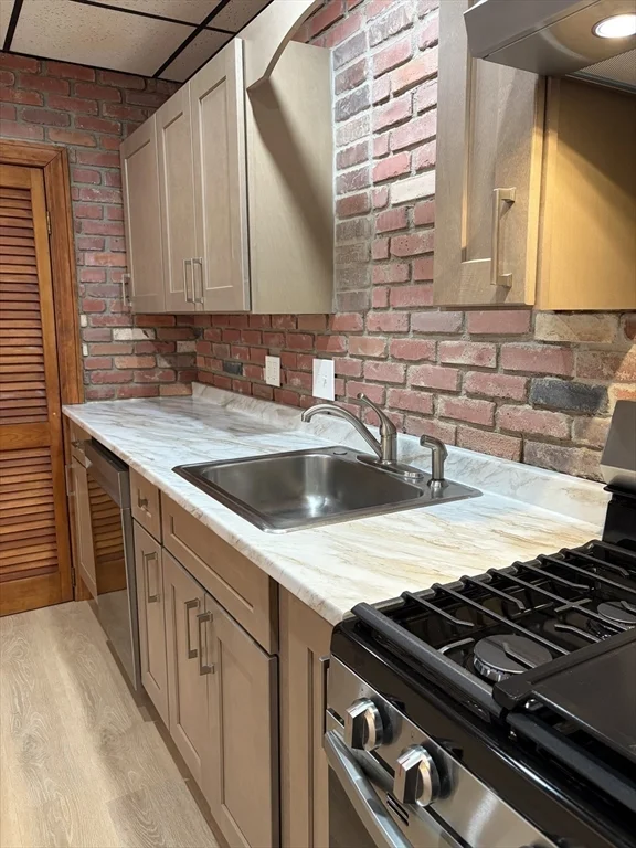 2 bed, 1 bath apartment for rent at 174 Adams St Unit 1, Waltham — photo 8 of 28