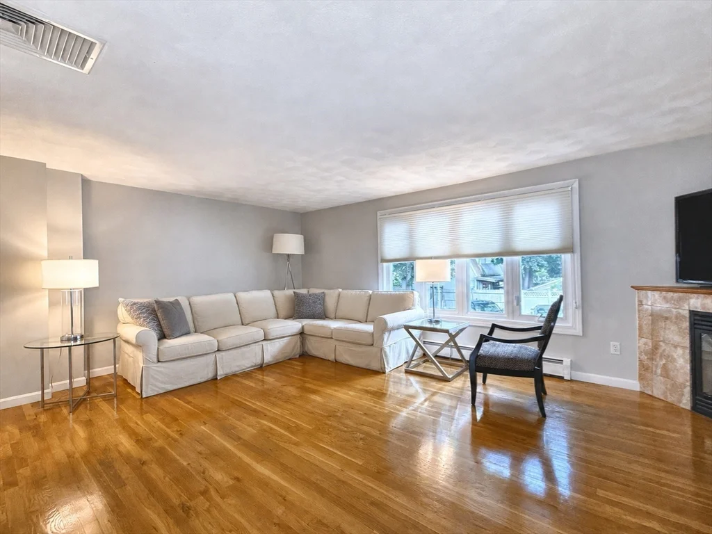 2 bed, 2 bath apartment for rent at 174 Adams St Unit 6, Nonantum — photo 8 of 36