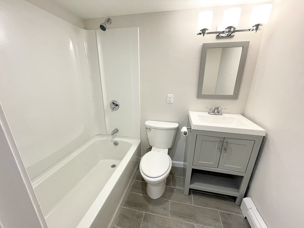 4 bed, 2 bath apartment for rent at 174 Bolton St Unit 1, Boston — photo 14 of 18