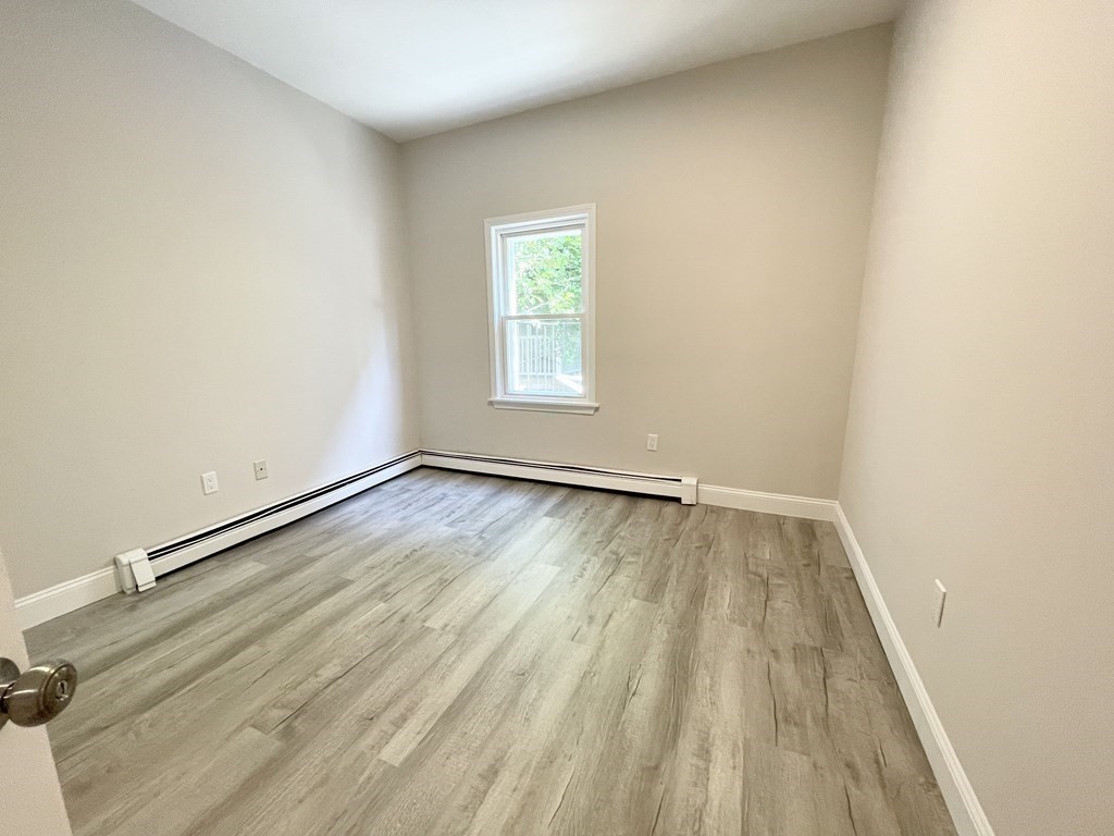 4 bed, 2 bath apartment for rent at 174 Bolton St Unit 1, Boston — photo 5 of 18