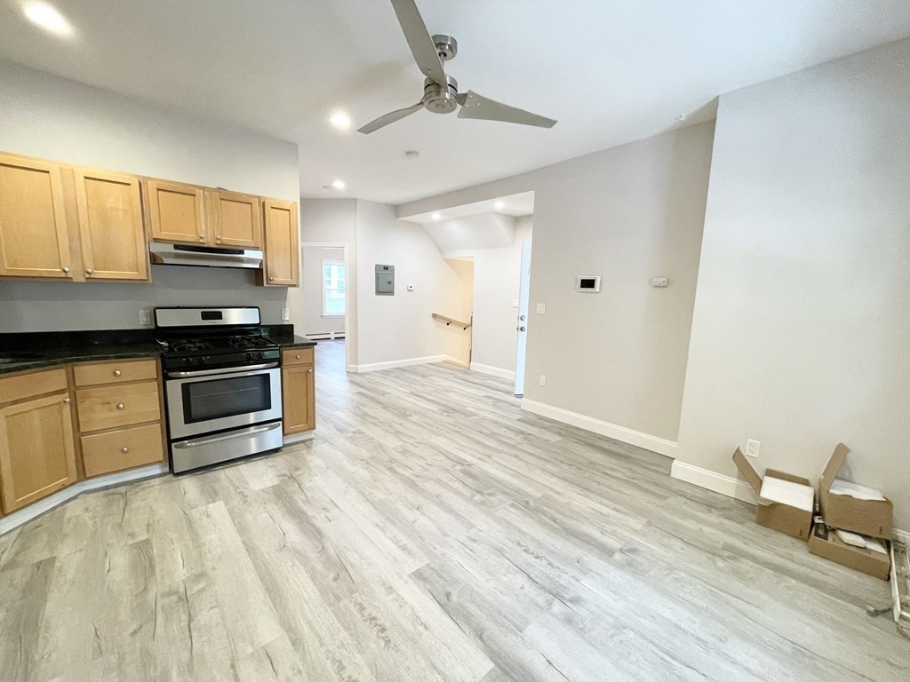 4 bed, 2 bath apartment for rent at 174 Bolton St Unit 1, Boston — photo 3 of 18