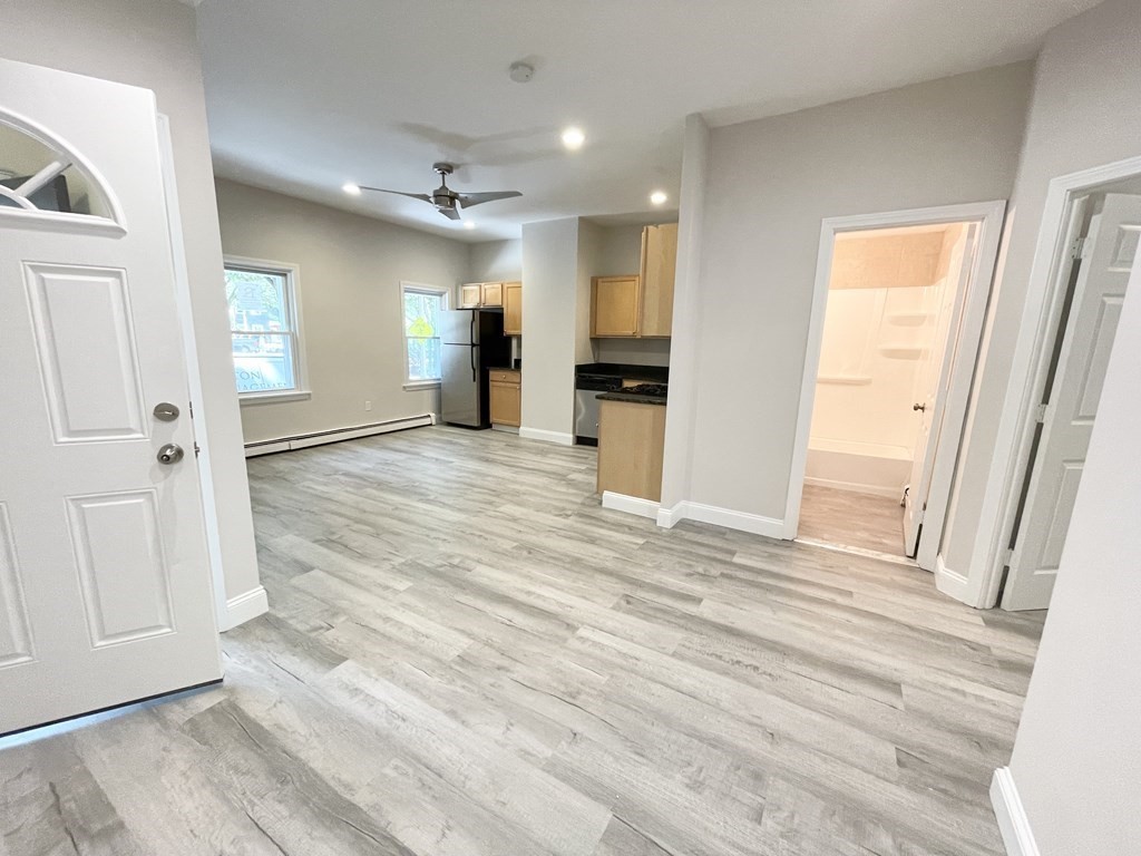 4 bed, 2 bath apartment for rent at 174 Bolton St Unit 1, Boston — photo 4 of 18