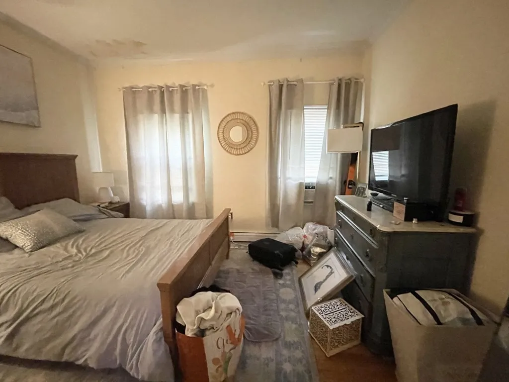 2 bed, 1 bath apartment for rent at 174 Bolton St Unit 2, Boston — photo 7 of 10