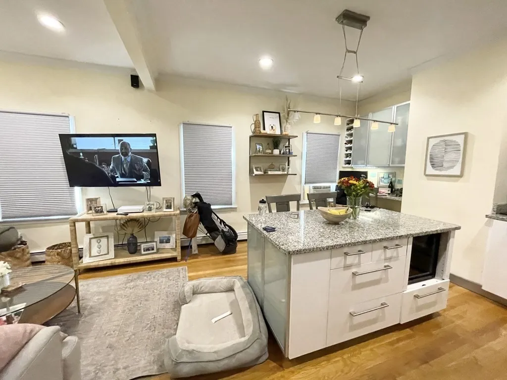 2 bed, 1 bath apartment for rent at 174 Bolton St Unit 2, Boston — photo 4 of 10