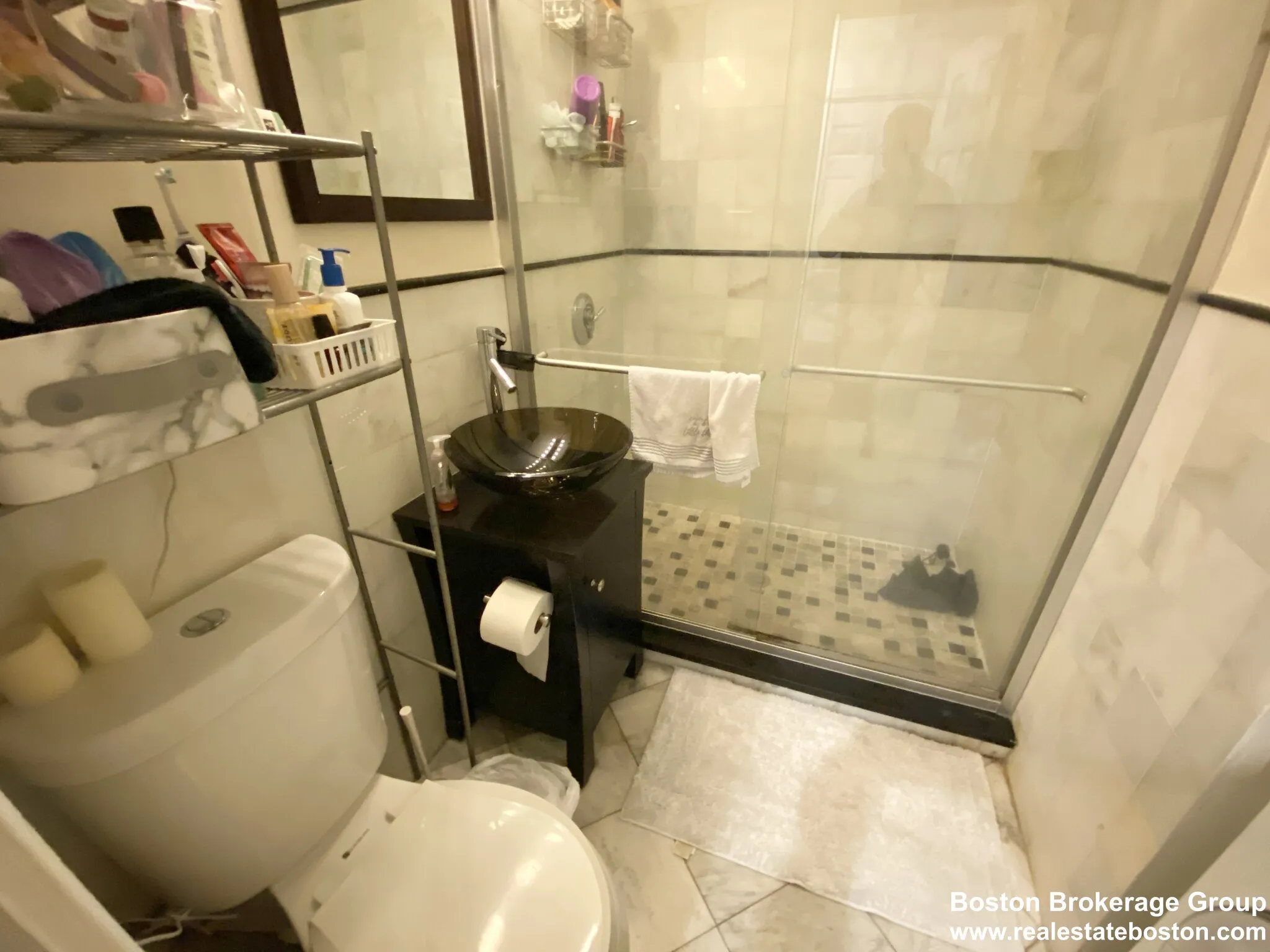 2 bed, 1 bath apartment for rent at 174 Bolton St Unit 3, South Boston — photo 3 of 7