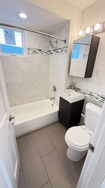 4 bed, 1.5 bath apartment for rent at 174 Boston St Unit 3, Dorchester — photo 6 of 13