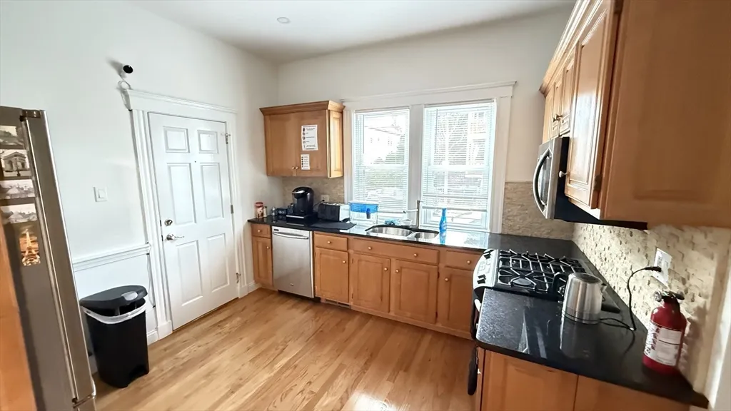 3 bed, 1 bath apartment for rent at 174 Boston Unit 1, South Boston — photo 1 of 8