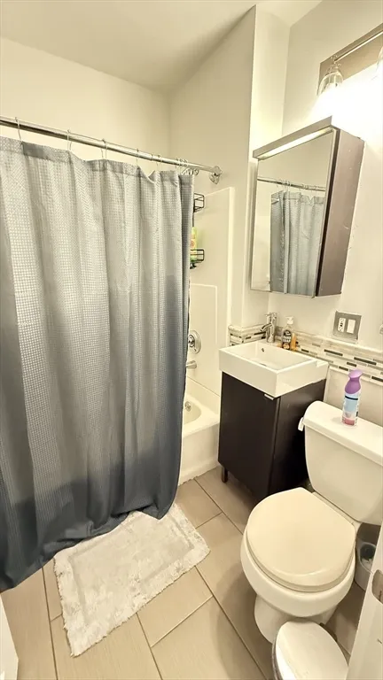 4 bed, 1 bath apartment for rent at 174 Boston Unit 2, South Boston — photo 6 of 8
