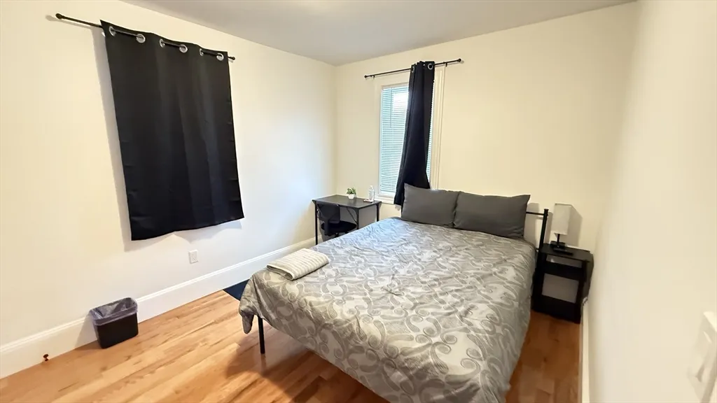 4 bed, 1 bath apartment for rent at 174 Boston Unit 2, South Boston — photo 3 of 8