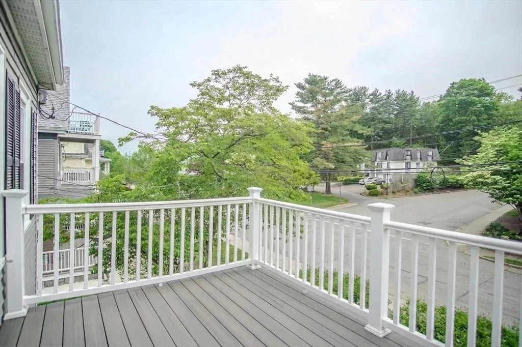 3 bed, 1 bath apartment for rent at 174 Centre Unit 2, Quincy — photo 2 of 17