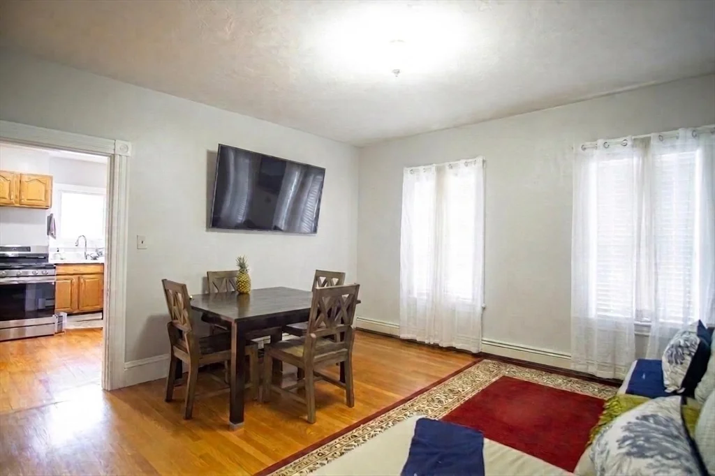 3 bed, 1 bath apartment for rent at 174 Centre Unit 2, Quincy — photo 5 of 17