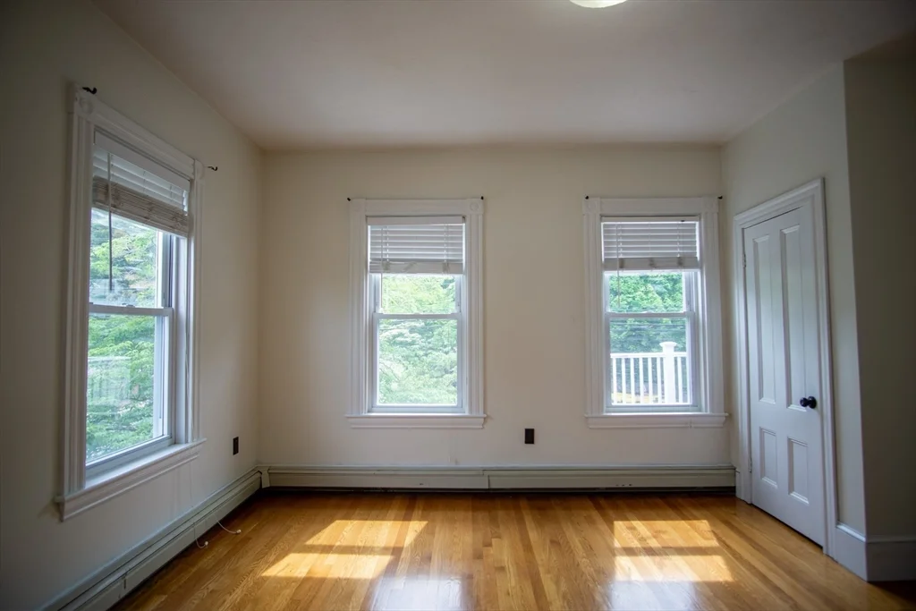 3 bed, 1 bath apartment for rent at 174 Centre Unit 2, Quincy — photo 10 of 17