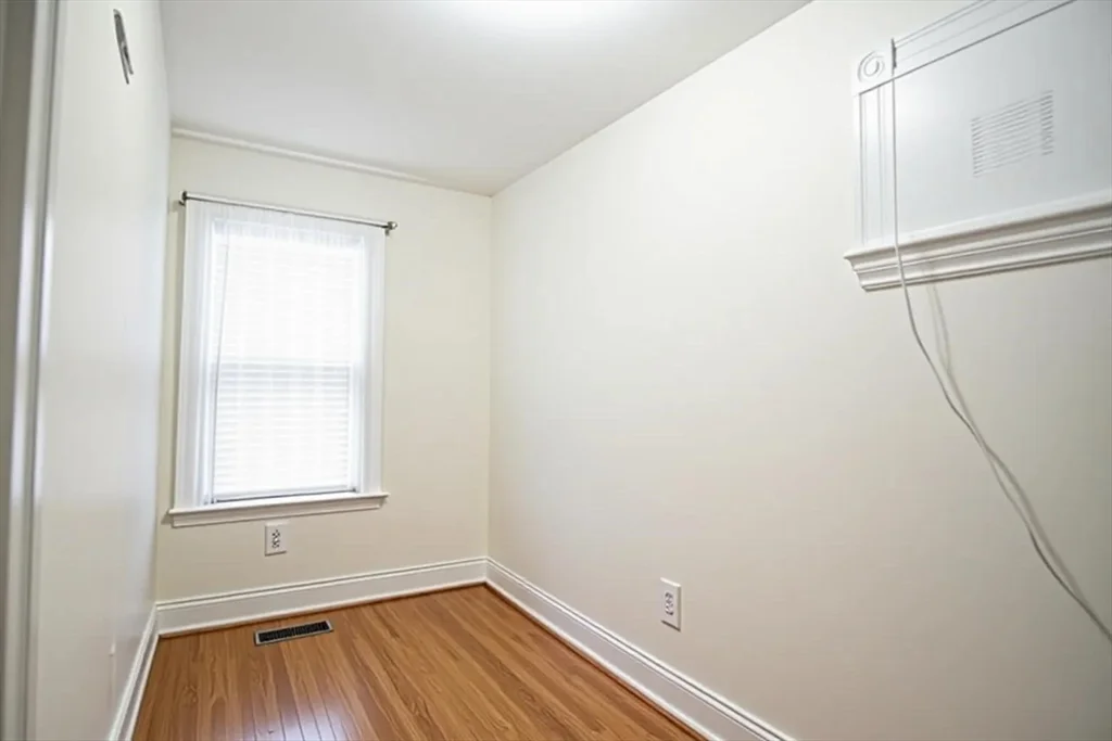 3 bed, 1 bath apartment for rent at 174 Centre Unit 2, Quincy — photo 12 of 17