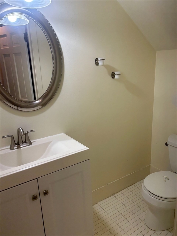 1 bed, 1.5 bath apartment for rent at 174 Commonwealth Ave Unit 1, Back Bay — photo 7 of 19
