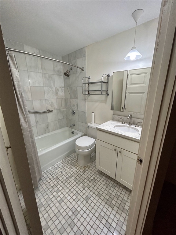 1 bed, 1.5 bath apartment for rent at 174 Commonwealth Ave Unit 1, Back Bay — photo 13 of 19