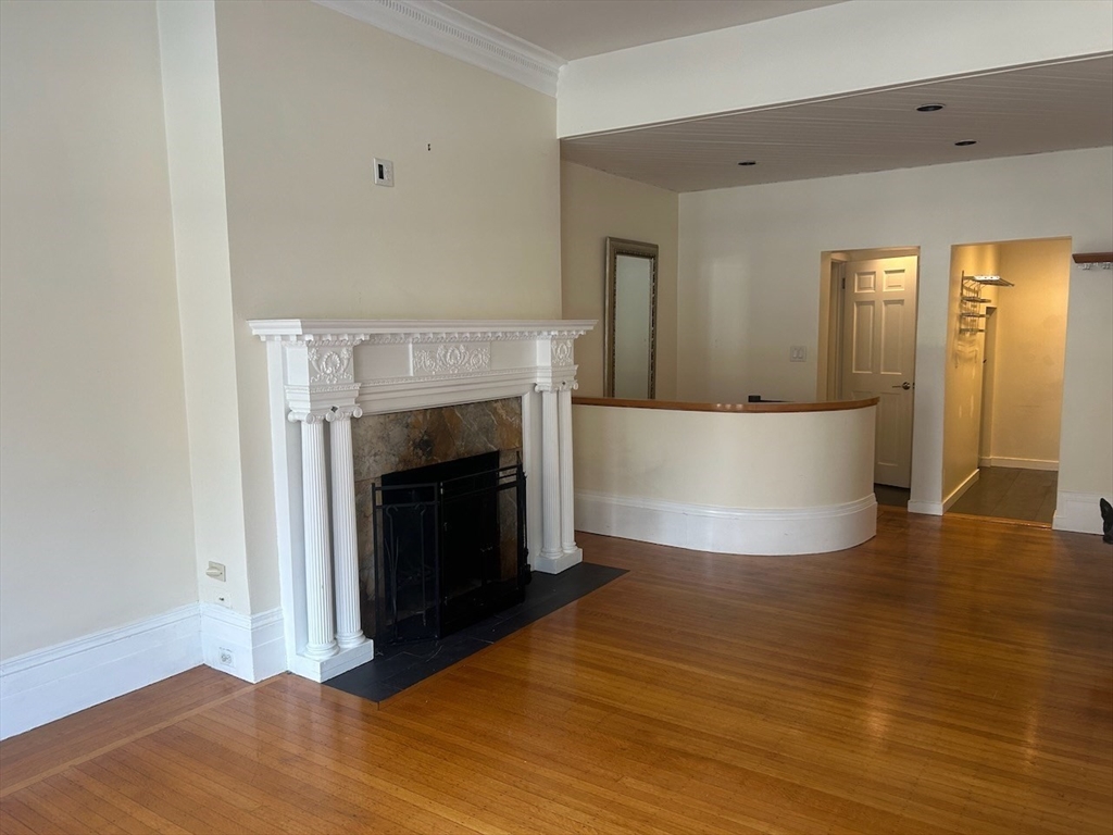 1 bed, 1.5 bath apartment for rent at 174 Commonwealth Ave Unit 1, Back Bay — photo 4 of 19
