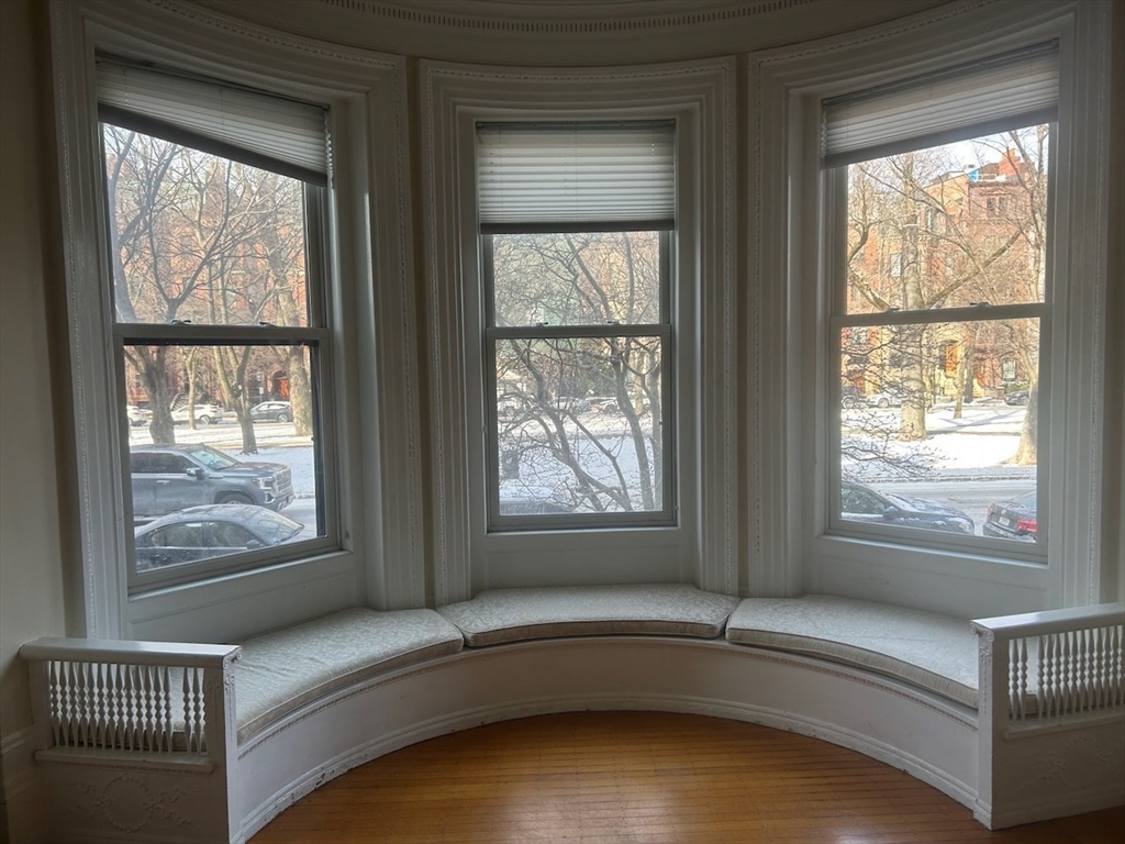 1 bed, 1.5 bath apartment for rent at 174 Commonwealth Ave Unit 1, Back Bay — photo 2 of 19