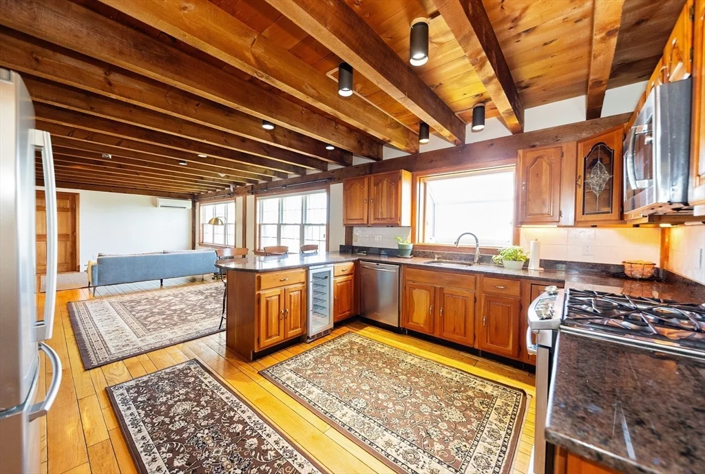 3 bed, 2 bath apartment for rent at 174 Endicott Ave, Beachmont — photo 3 of 20