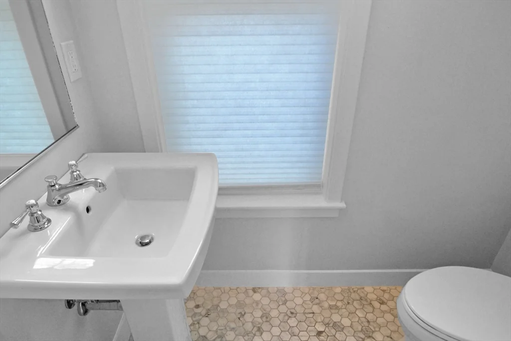 2 bed, 1 bath apartment for rent at 174 Fisher Ave Unit A, Mission Hill — photo 9 of 14