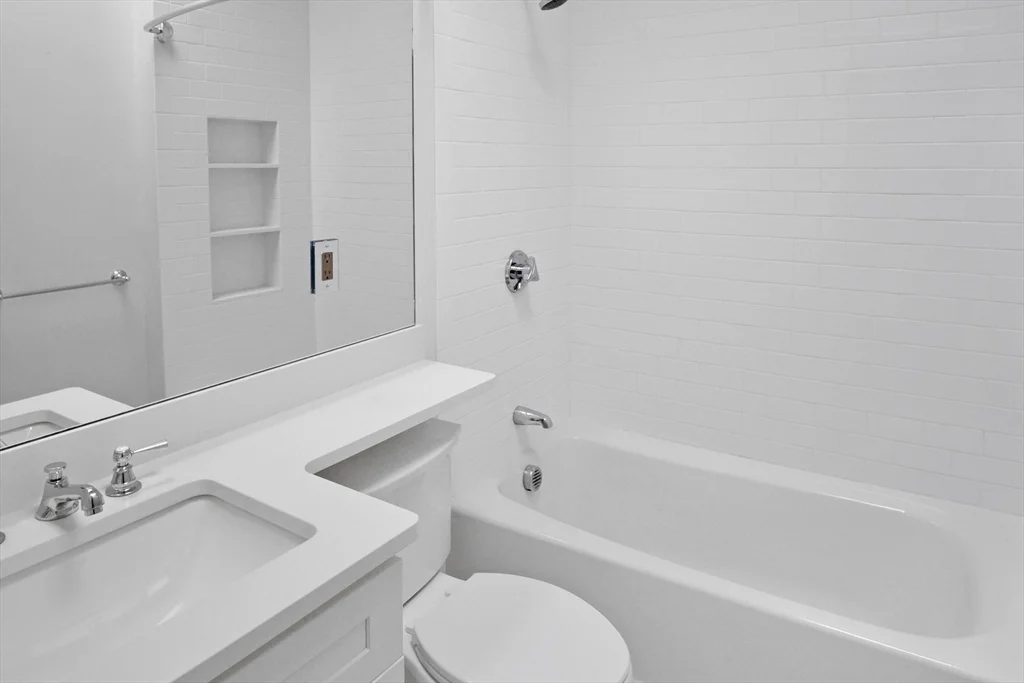 2 bed, 1 bath apartment for rent at 174 Fisher Ave Unit A, Mission Hill — photo 11 of 14