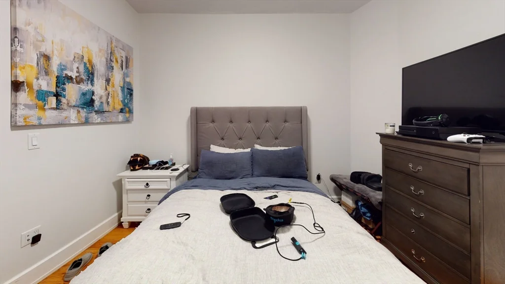 2 bed, 1 bath apartment for rent at 174 Gold St Unit 1, Boston — photo 6 of 27