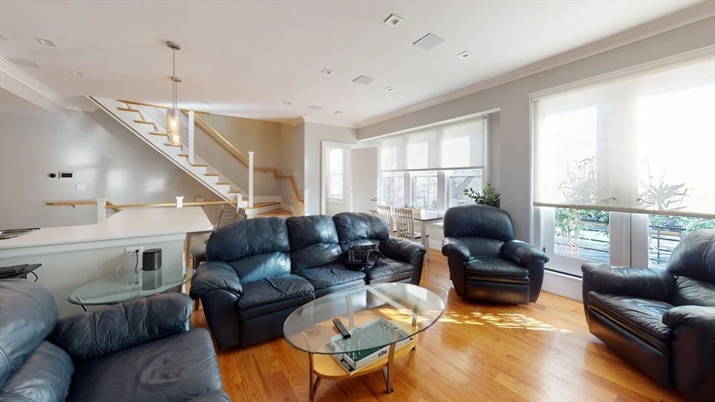 2 bed, 1 bath apartment for rent at 174 Gold St Unit 1, Boston — photo 3 of 27