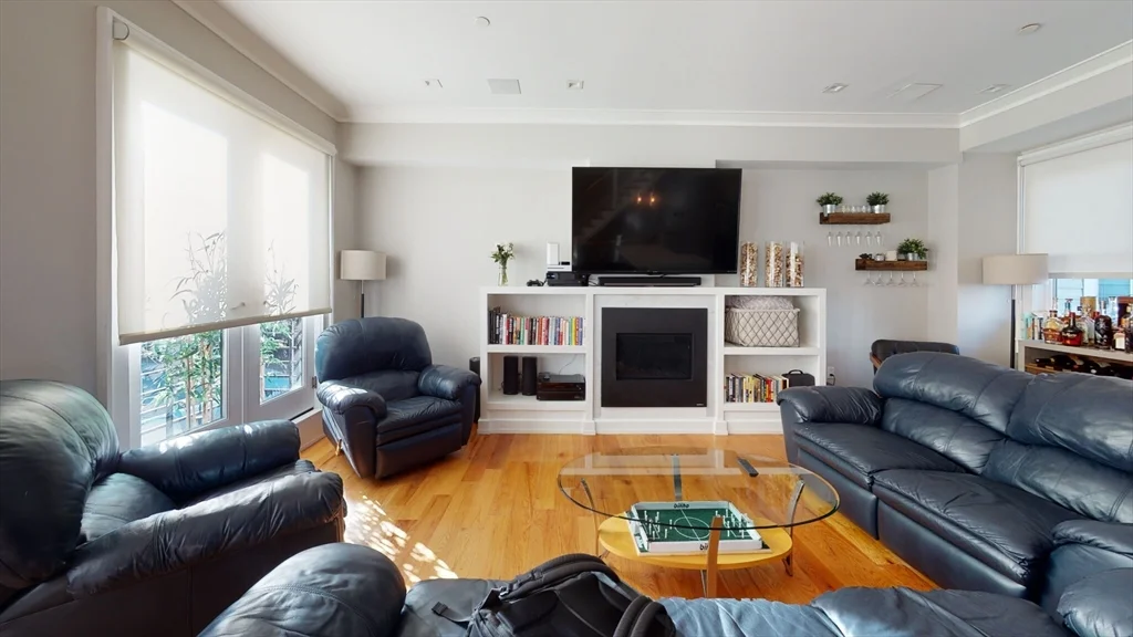 2 bed, 1 bath apartment for rent at 174 Gold St Unit 1, Boston — photo 4 of 27