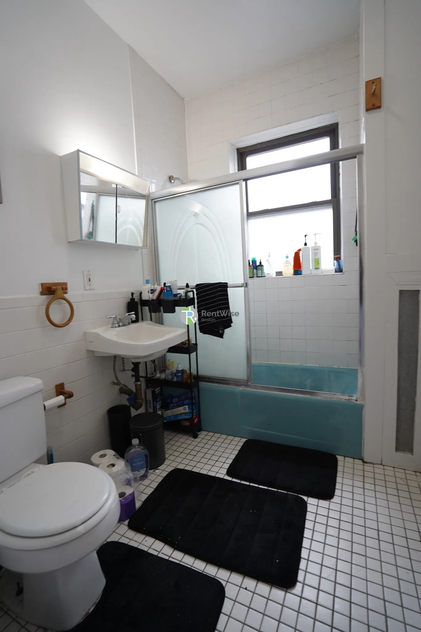 4.5 bed, 2 bath apartment for rent at 174 Harvard St Unit 2, Coolidge Corner — photo 9 of 18