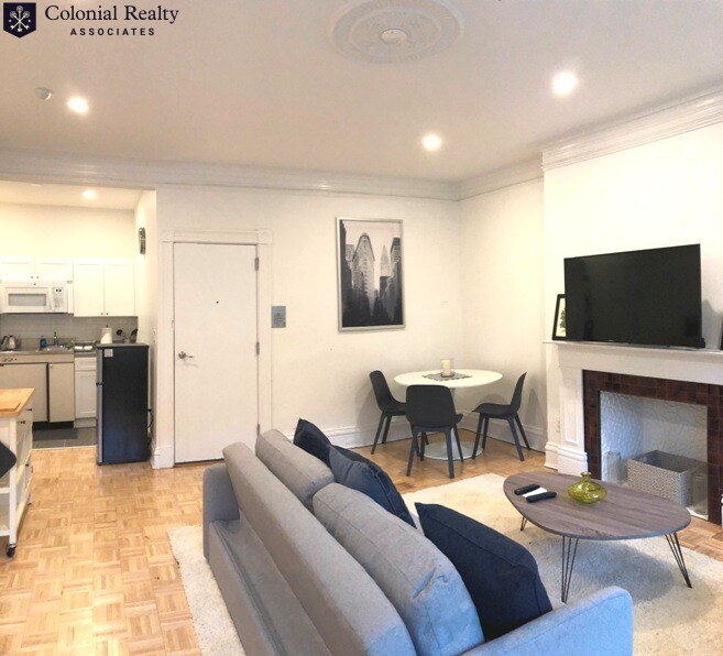 1 bed, 1 bath apartment for rent at 174 Newbury St Unit 1F, Back Bay — photo 9 of 10