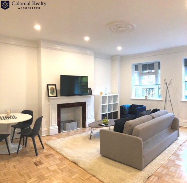 1 bed, 1 bath apartment for rent at 174 Newbury St Unit 1F, Back Bay