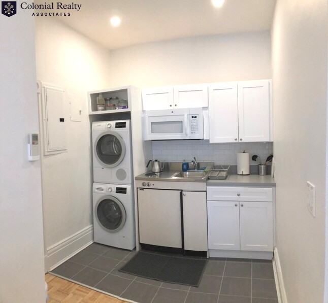 1 bed, 1 bath apartment for rent at 174 Newbury St Unit 1F, Back Bay — photo 3 of 10